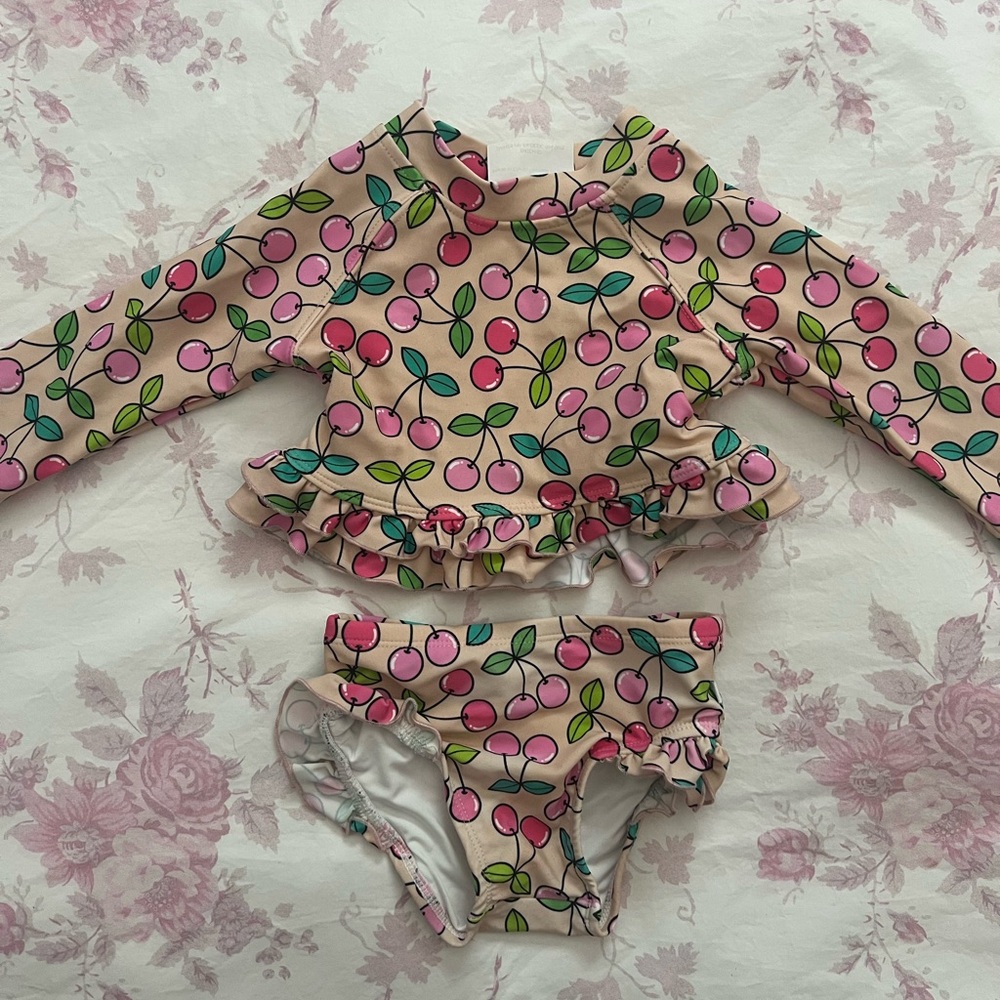 Girls swimsuit